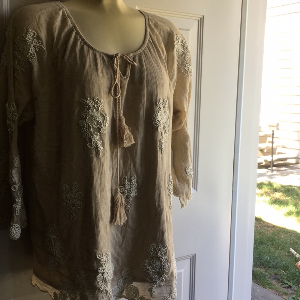 Indigo thread beige embroidered blouse 1X